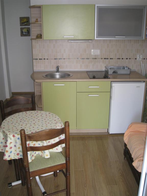 Apartmani Famelja Jovanovic Sveti Stefan Zimmer foto