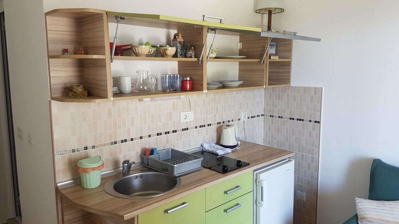 Apartmani Famelja Jovanovic Sveti Stefan Exterior foto